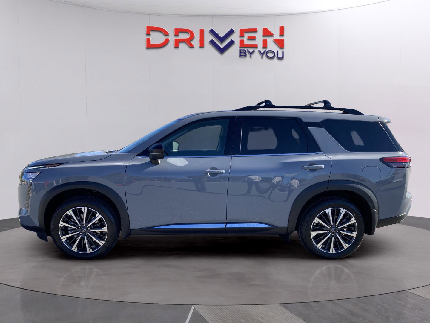 New 2026 Nissan Pathfinder Platinum image 2