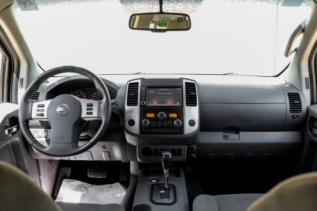 Used 2021 Nissan Frontier SV w/ Midnight Edition Floor Mats image 14