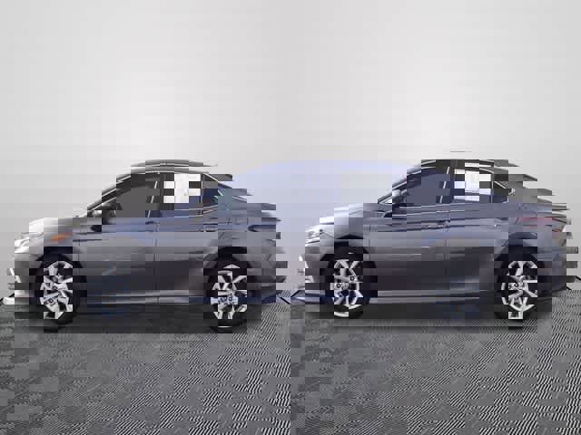 Used 2023 Toyota Camry LE image 2