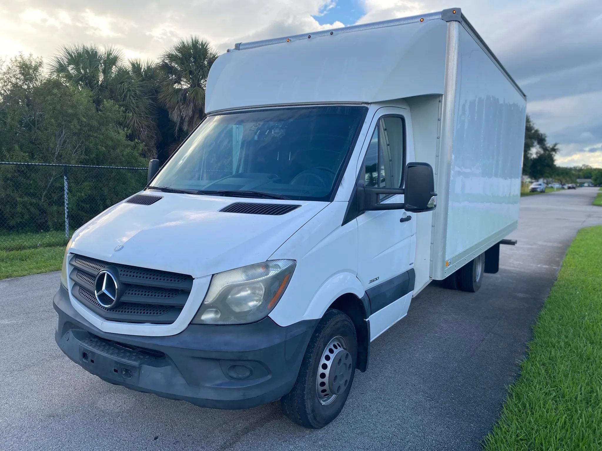 Used 2014 Mercedes-Benz Sprinter 3500 image 2