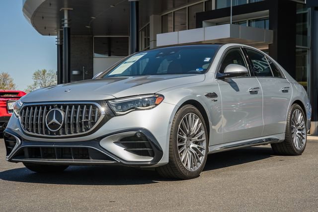 Used 2025 Mercedes-Benz E 53 AMG e 4MATIC Sedan image 3