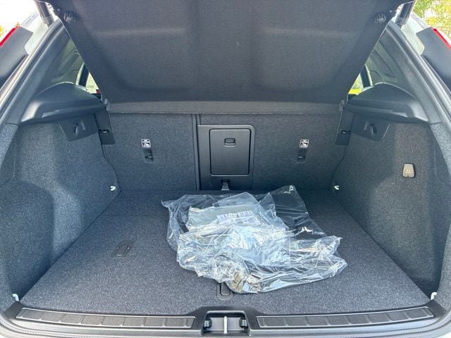 New 2026 Volvo XC40 B5 Ultra AWD/4WD image 18
