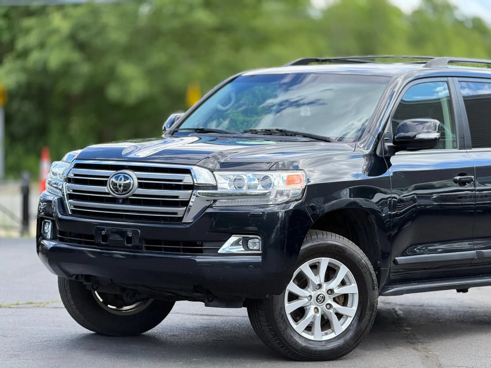 Used 2016 Toyota Land Cruiser w/ Four Season Floor Mat Package AWD/4WD image 36