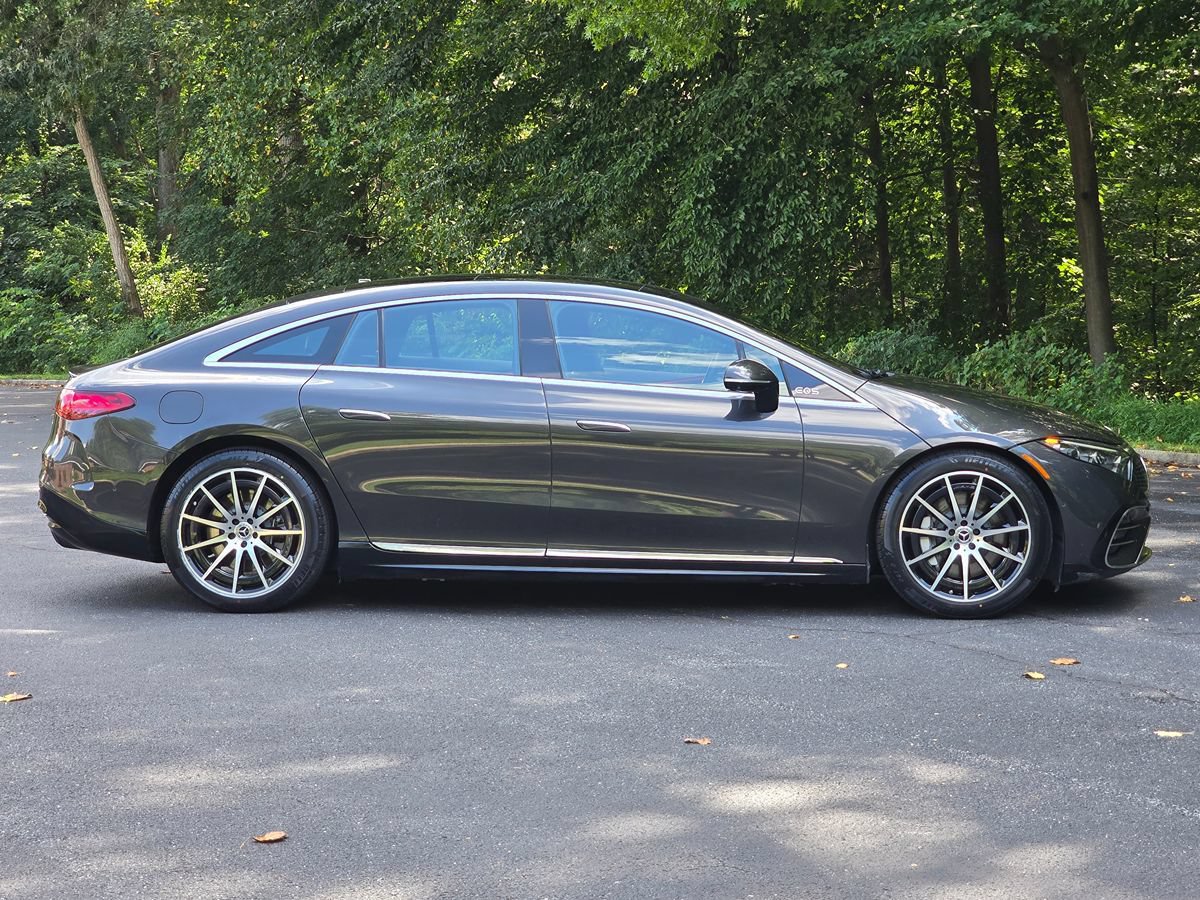 Used 2022 Mercedes-Benz EQS 580 4MATIC Sedan w/ Exclusive Trim Package image 7