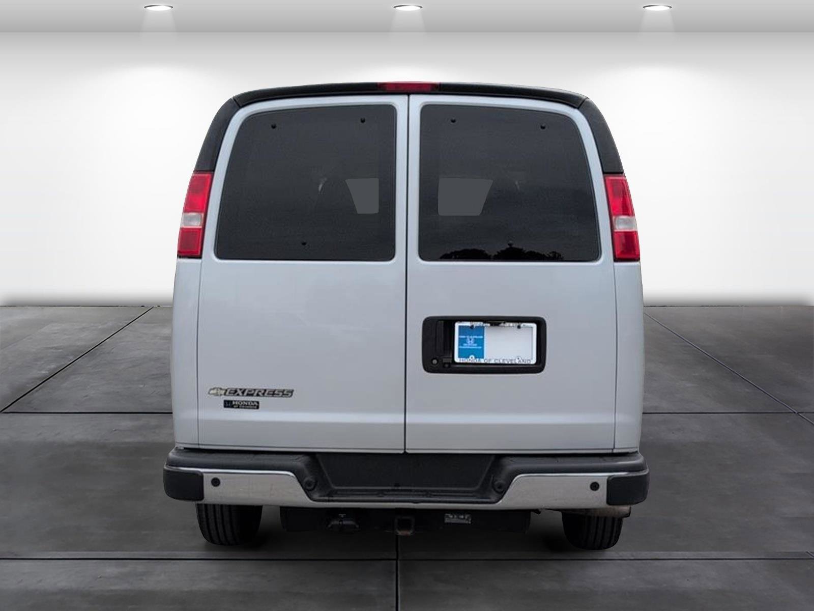 Used 2021 Chevrolet Express 3500 LT w/ LT Preferred Equipment Group RWD image 5