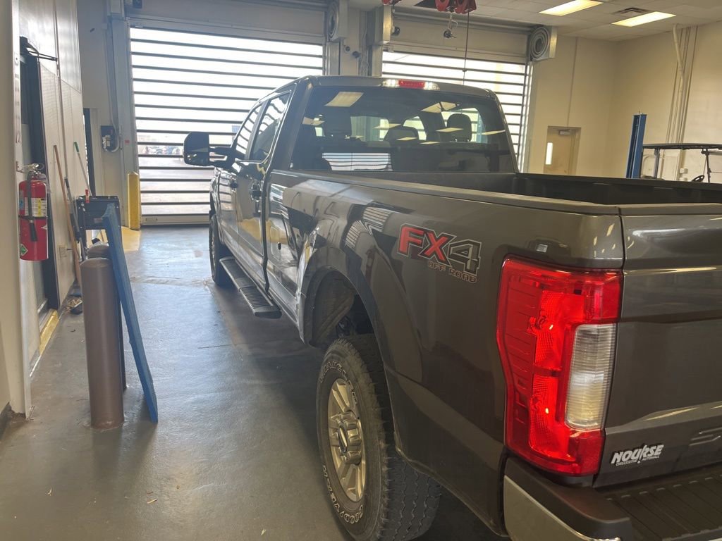 Used 2017 Ford F250 XL w/ STX Appearance Package AWD/4WD image 8