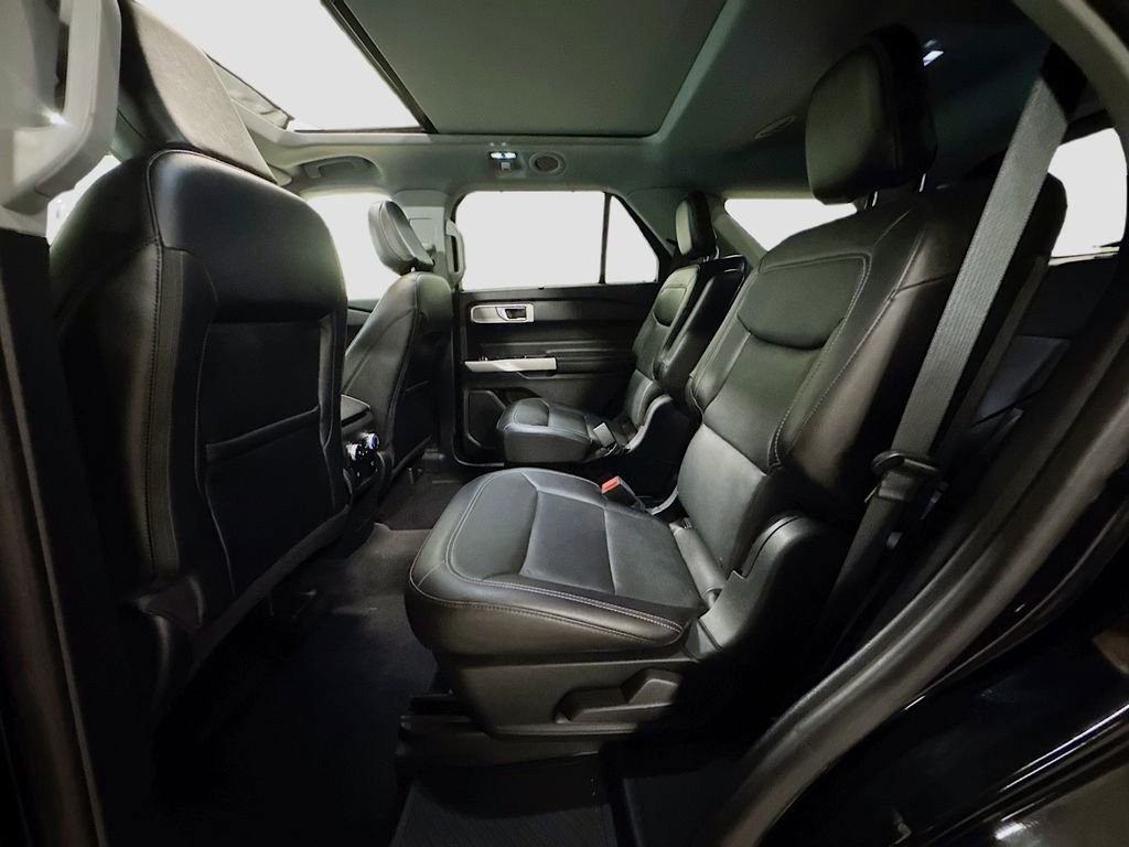 Used 2021 Ford Explorer Limited w/ Equipment Group 301A image 32