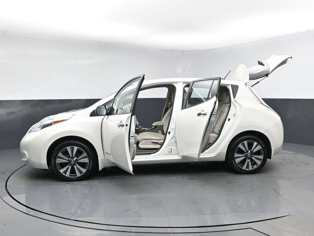 Used 2017 Nissan Leaf SV FWD image 27