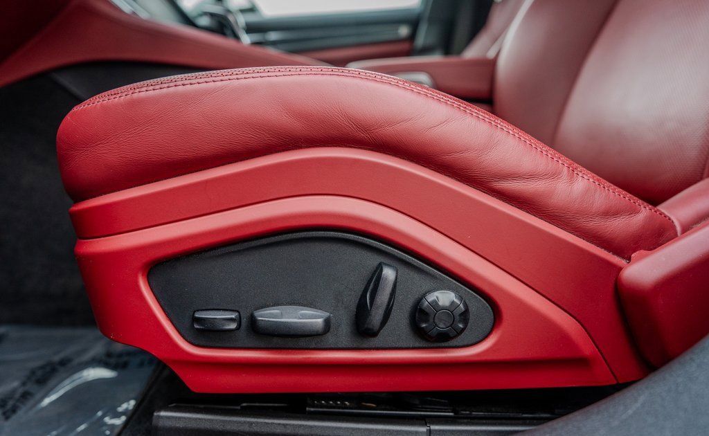 Used 2023 Porsche Panamera Platinum Edition image 16