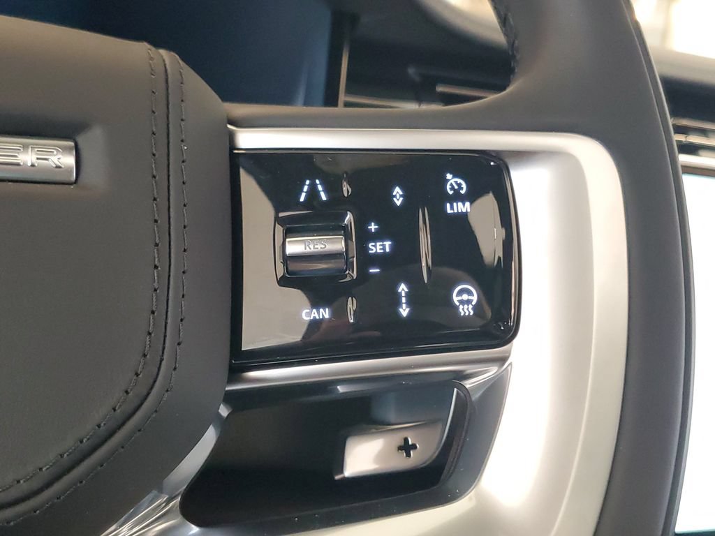New 2026 Land Rover Range Rover Long Wheelbase SE AWD/4WD image 17