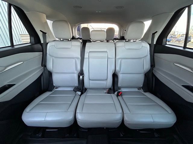 Used 2025 Ford Explorer Active w/ Active Comfort Package image 36
