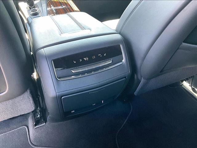 Used 2023 Cadillac Escalade Premium Luxury RWD image 25