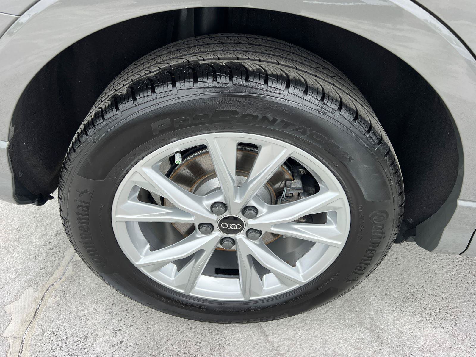 Certified 2025 Audi Q3 2.0T Premium Plus w/ Premium Plus Package AWD/4WD image 17