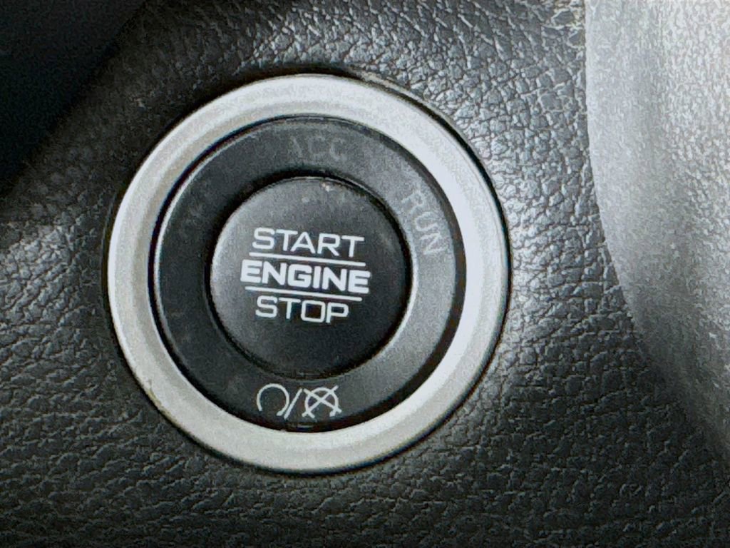 Used 2022 RAM 3500 Tradesman w/ Chrome Appearance Group AWD/4WD image 12