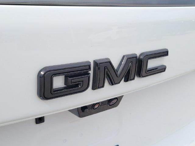 Used 2025 GMC Yukon AT4 w/ AT4 Premium Package AWD/4WD image 5