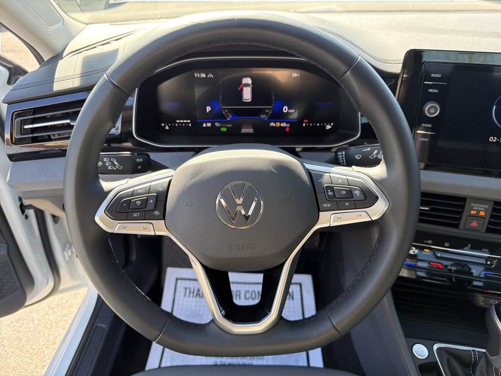 Used 2025 Volkswagen Jetta SE image 24