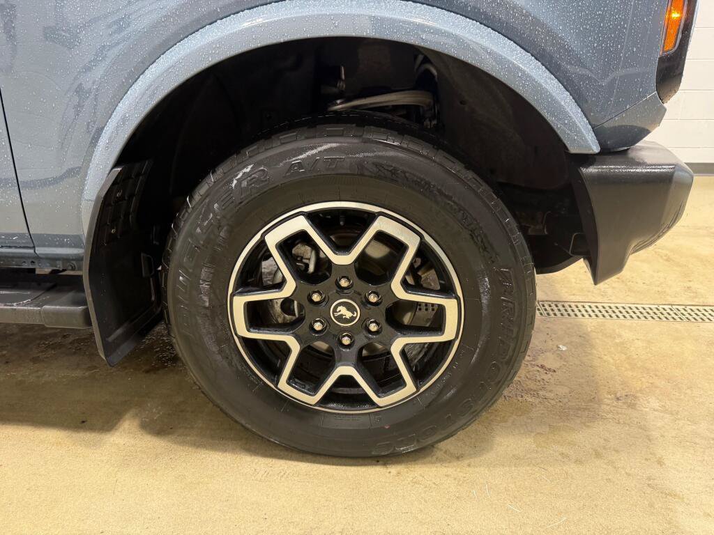 Used 2023 Ford Bronco Outer Banks AWD/4WD image 9