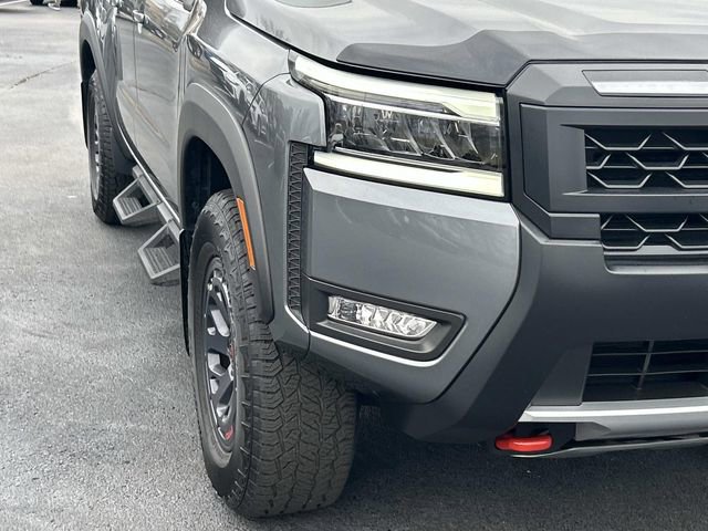 Used 2025 Nissan Frontier PRO-4X image 10