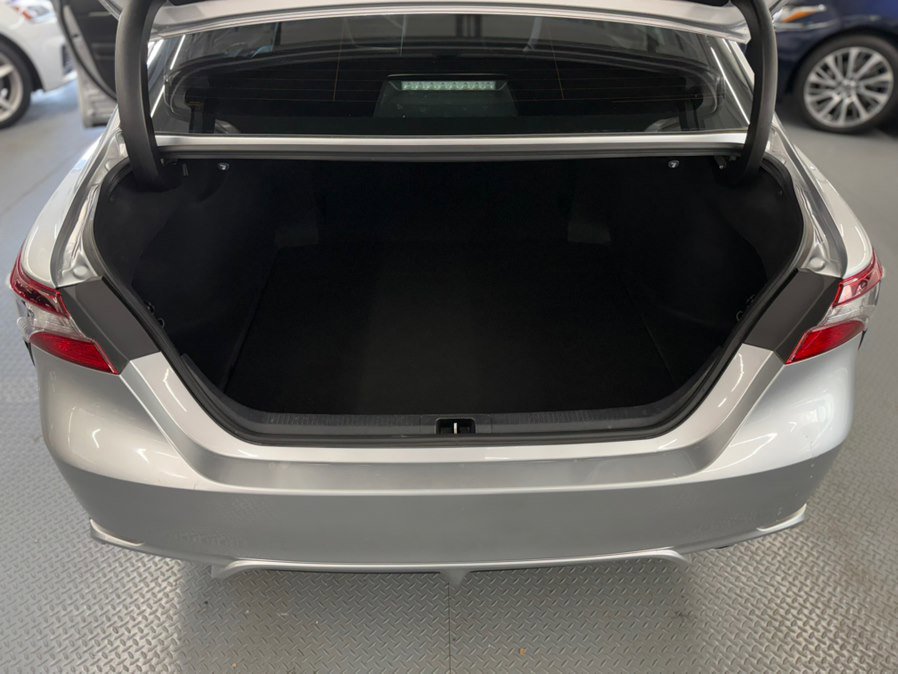 Used 2021 Toyota Camry SE FWD image 30