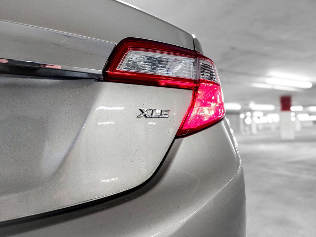 Used 2014 Toyota Camry XLE image 11