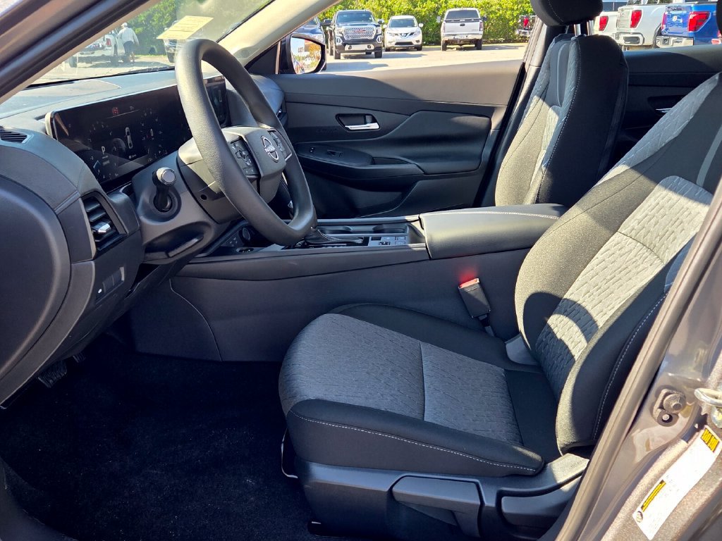 New 2027 Nissan Sentra SV FWD image 3
