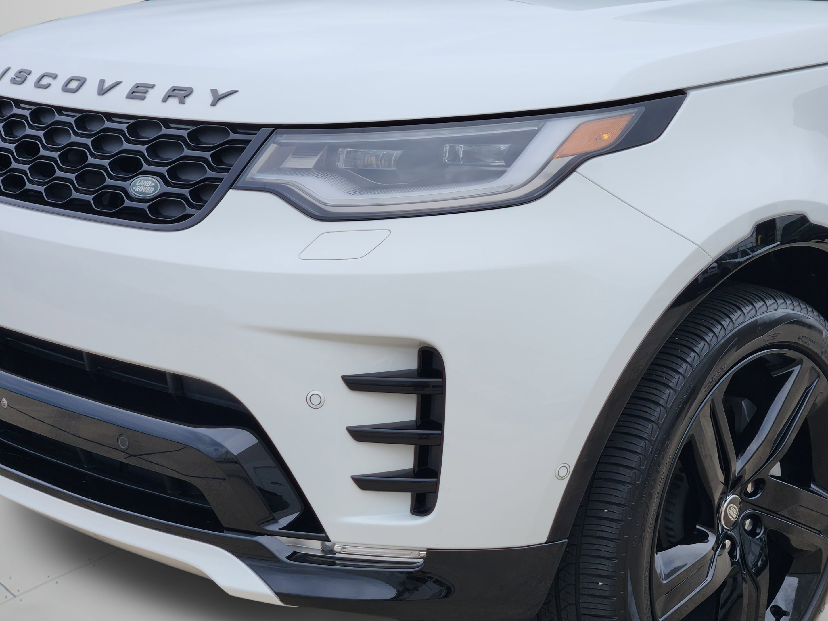 Certified 2025 Land Rover Discovery Dynamic SE AWD/4WD image 34
