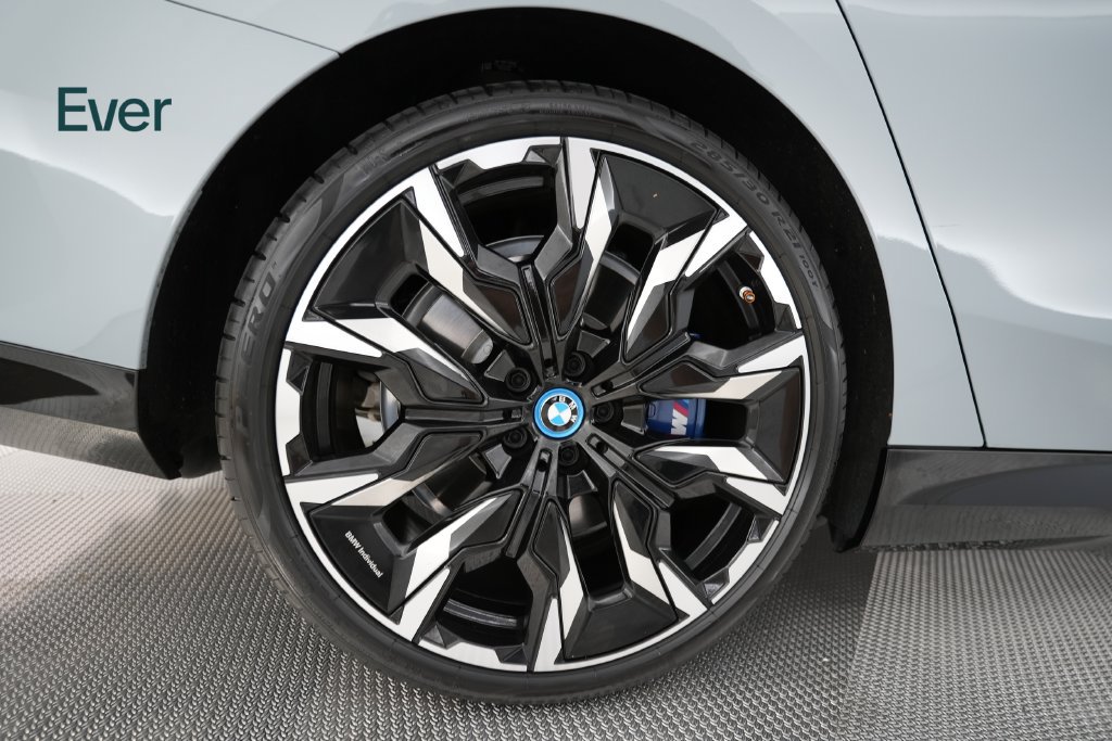 Used 2024 BMW i5 M60 w/ Executive Package AWD/4WD image 21