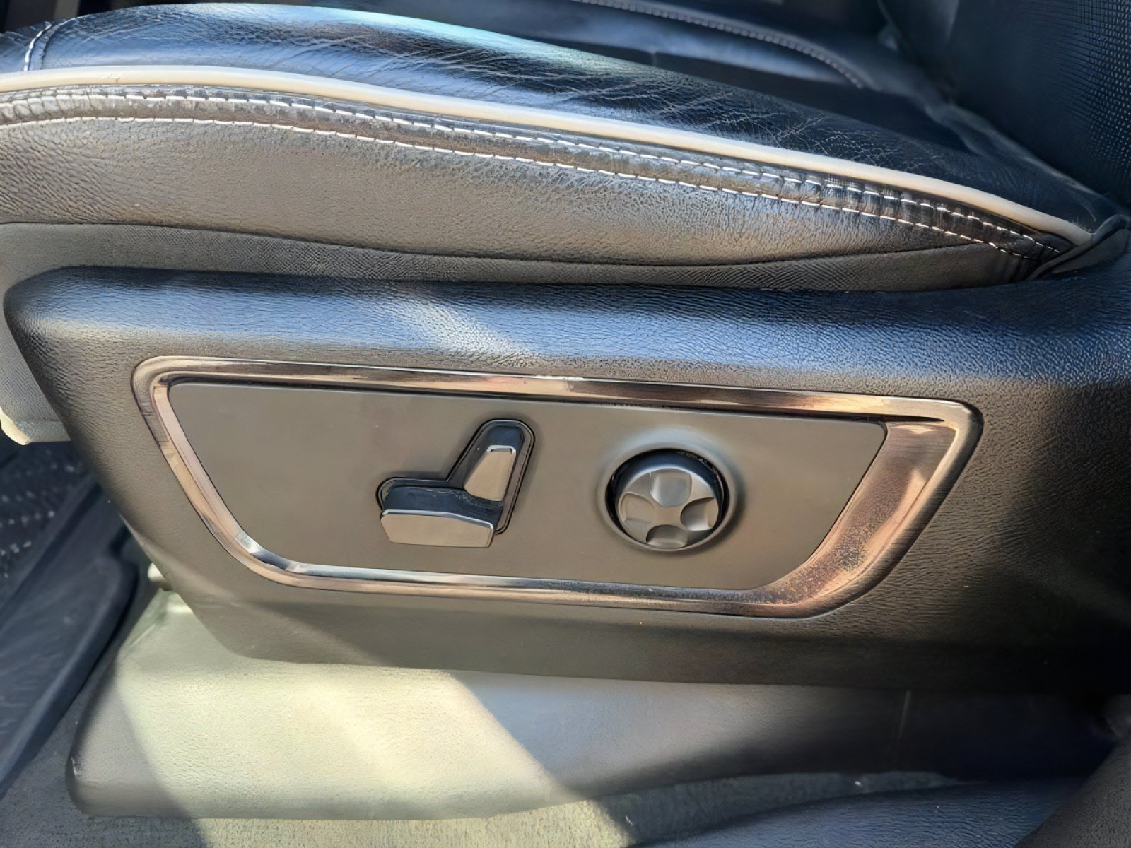 Used 2022 RAM 1500 Limited AWD/4WD image 21