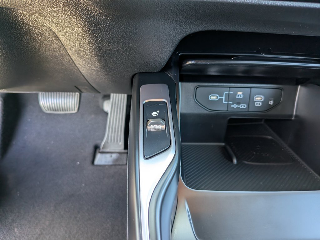 Certified 2025 Kia Sorento EX FWD image 29