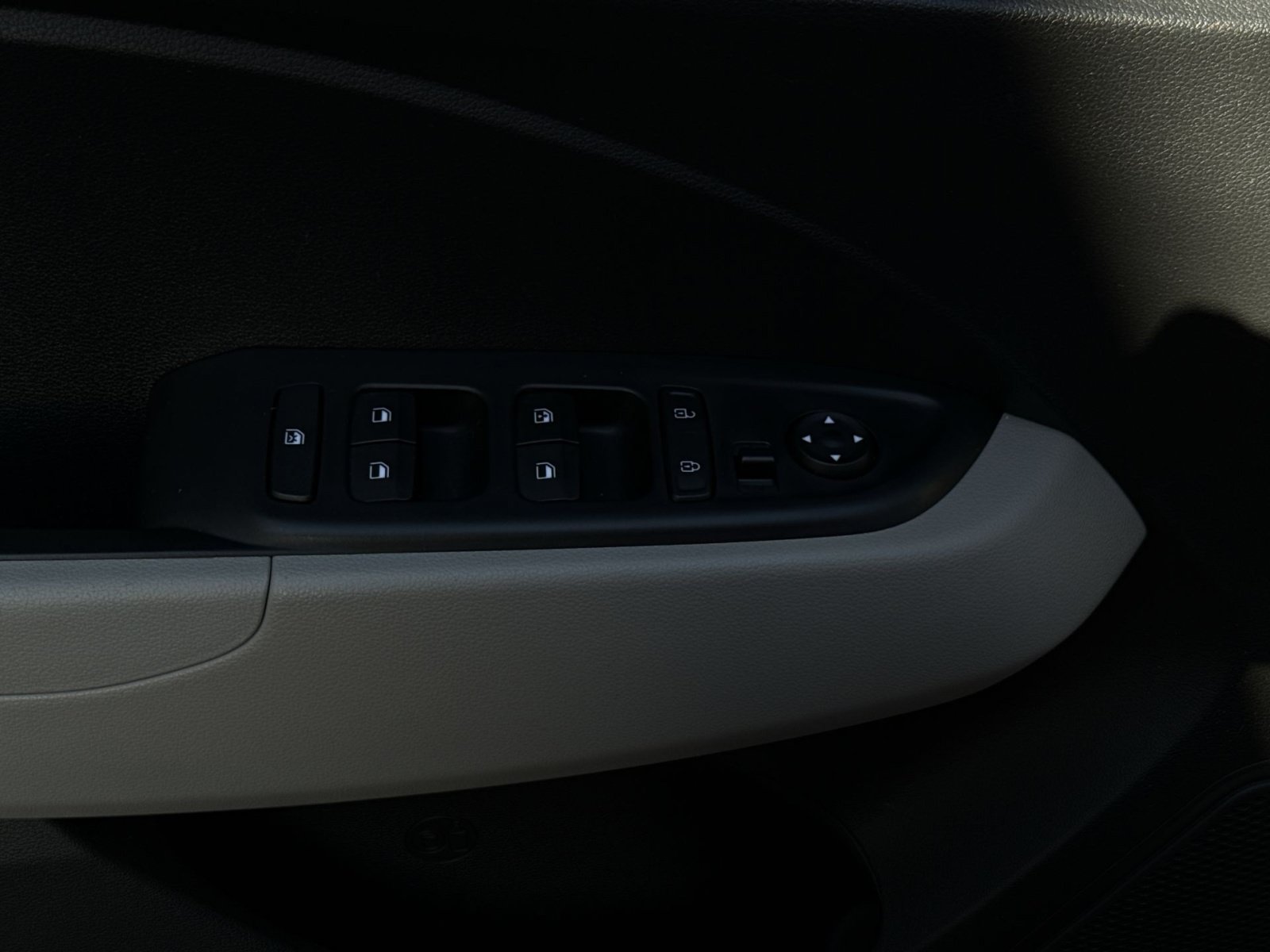 Certified 2026 Hyundai Venue SEL FWD image 15