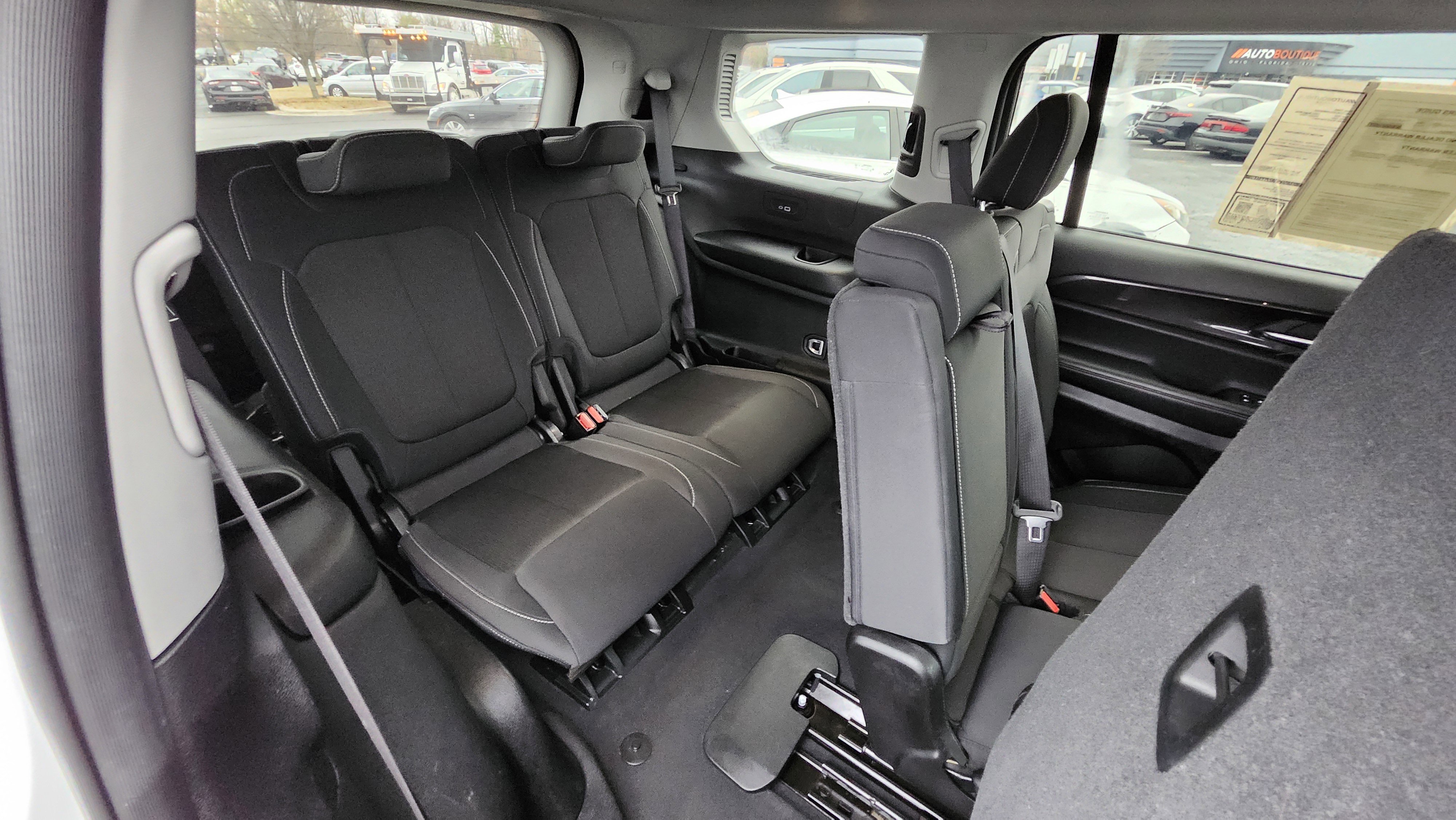 Used 2022 Jeep Grand Cherokee L Laredo w/ Luxury Tech Group I image 21