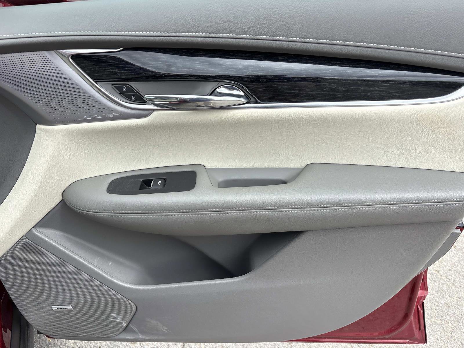 Used 2020 Cadillac XT6 Premium Luxury image 32