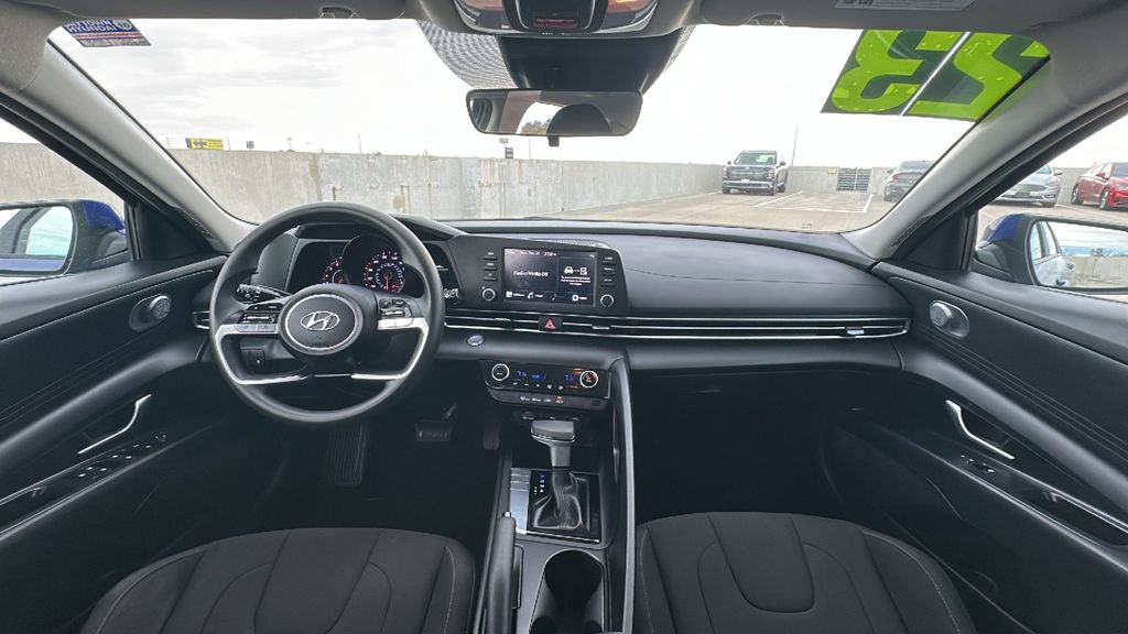 Used 2023 Hyundai Elantra SEL image 21