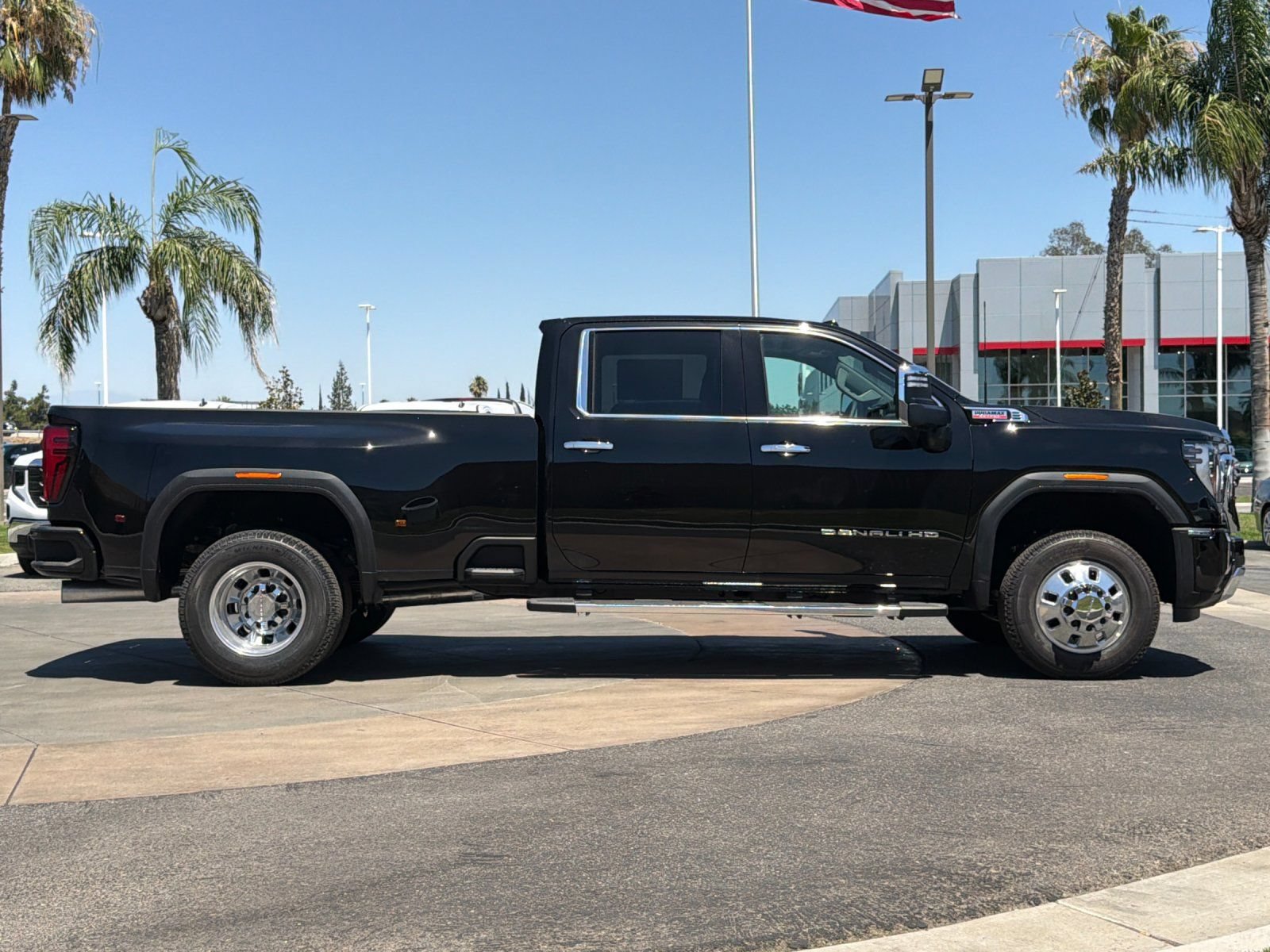 New 2026 GMC Sierra 3500 Denali w/ Denali Reserve Package AWD/4WD image 3