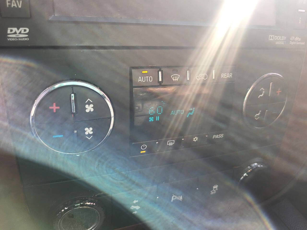 Used 2012 Chevrolet Suburban LT RWD image 57