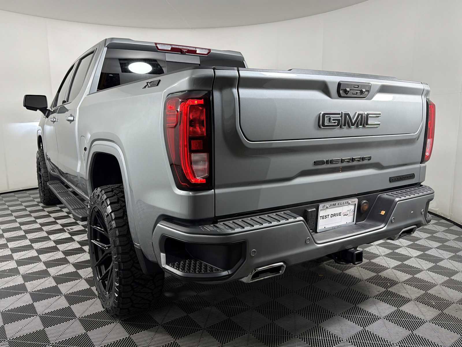 New 2025 GMC Sierra 1500 Elevation w/ Elevation Premium Package image 8