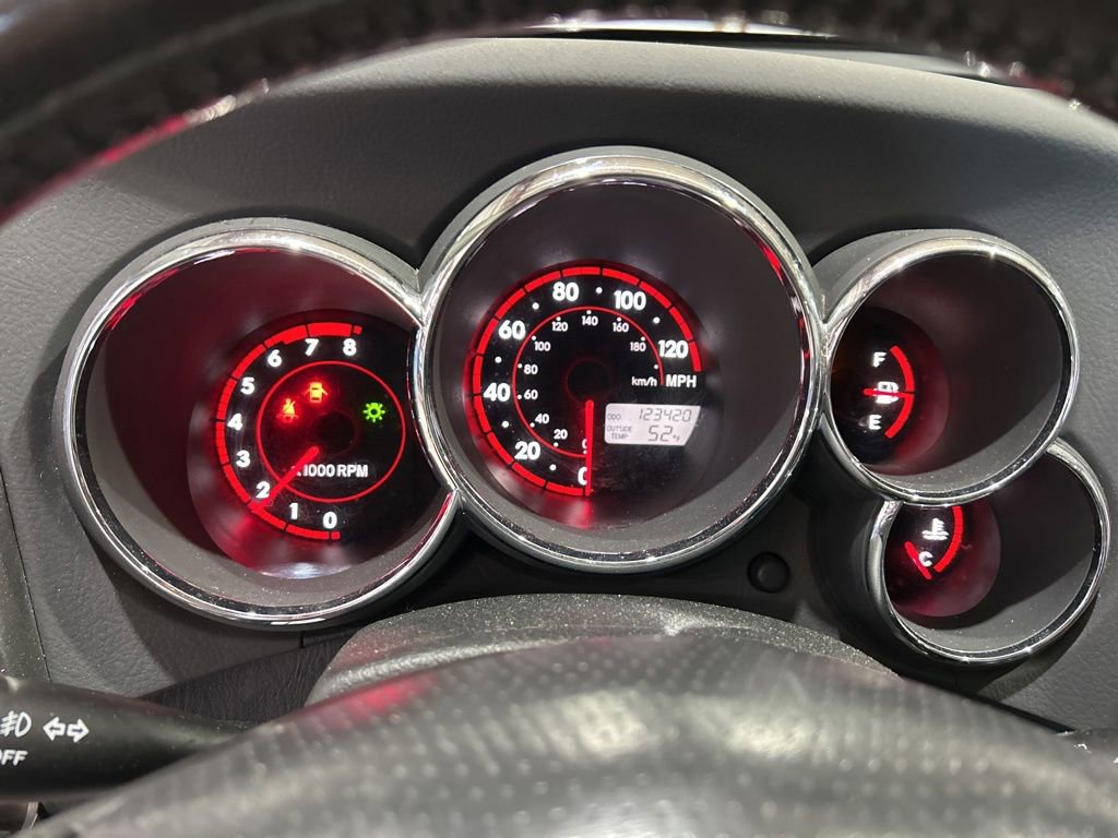 Used 2005 Pontiac Vibe AWD image 14