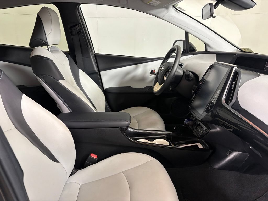 Used 2018 Toyota Prius Prime Premium w/ Carpet Mat Package FWD image 14