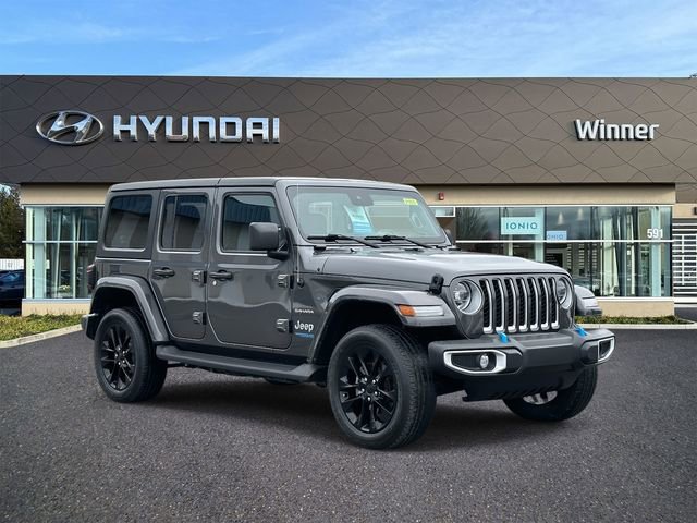 Used 2022 Jeep Wrangler Unlimited Sahara w/ Cold Weather Group image 6