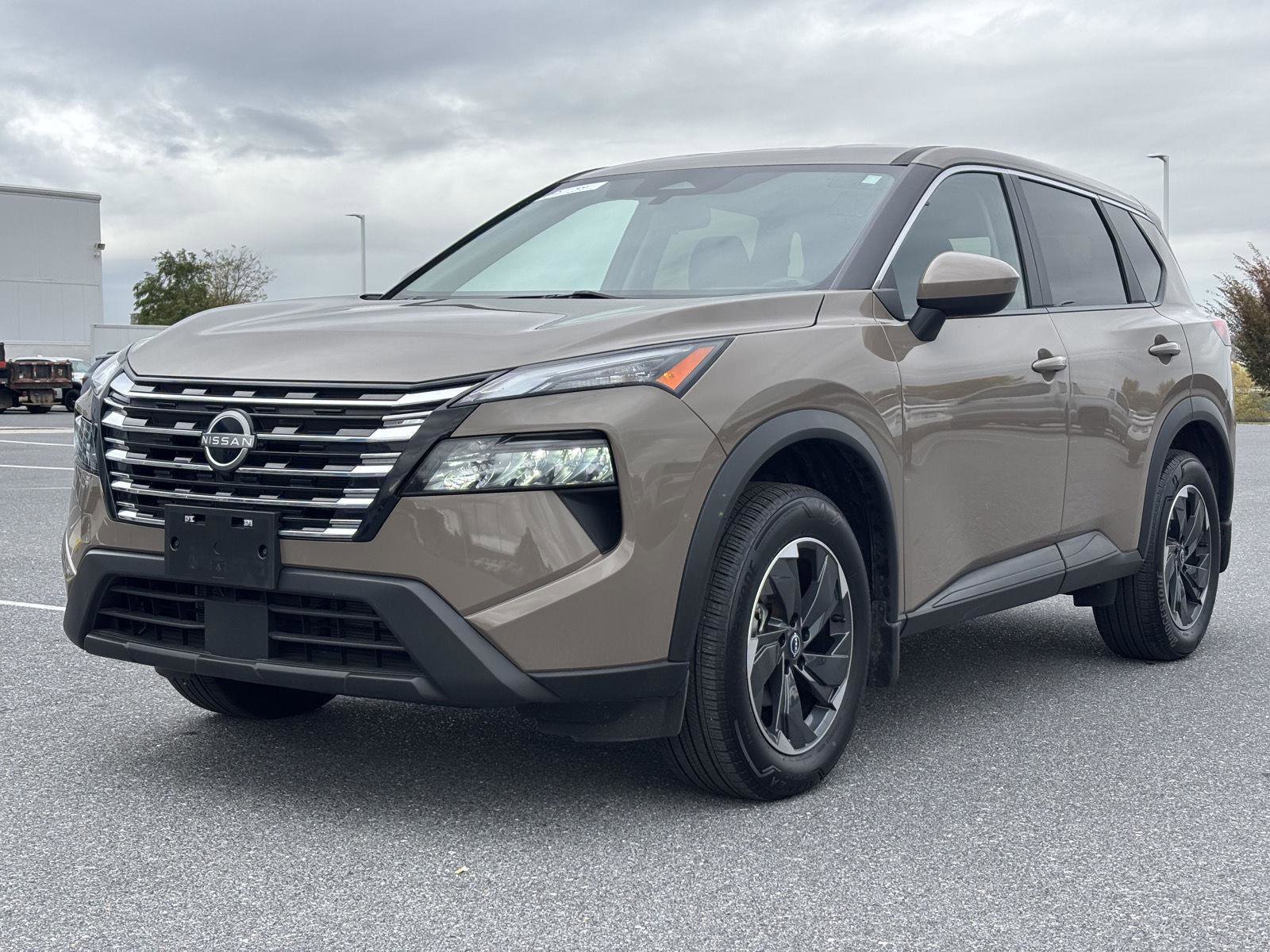 Used 2024 Nissan Rogue SV