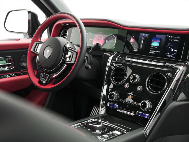 Certified 2025 Rolls-Royce Cullinan AWD/4WD image 40