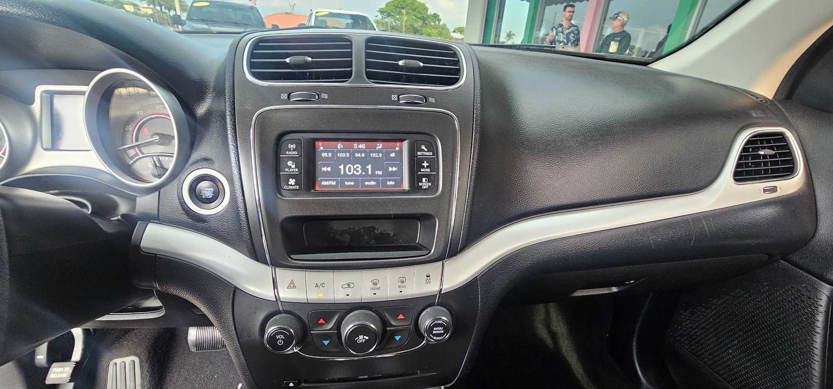 Used 2019 Dodge Journey SE w/ Blacktop Package FWD image 18