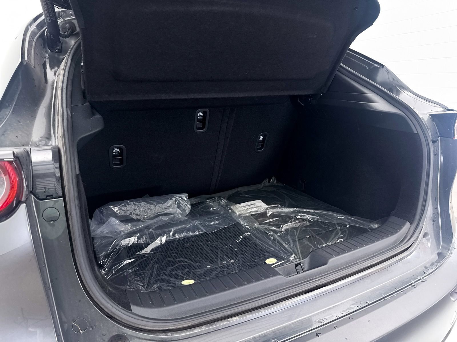 Certified 2025 MAZDA CX-30 AWD 2.5 S w/ Premium Package image 33