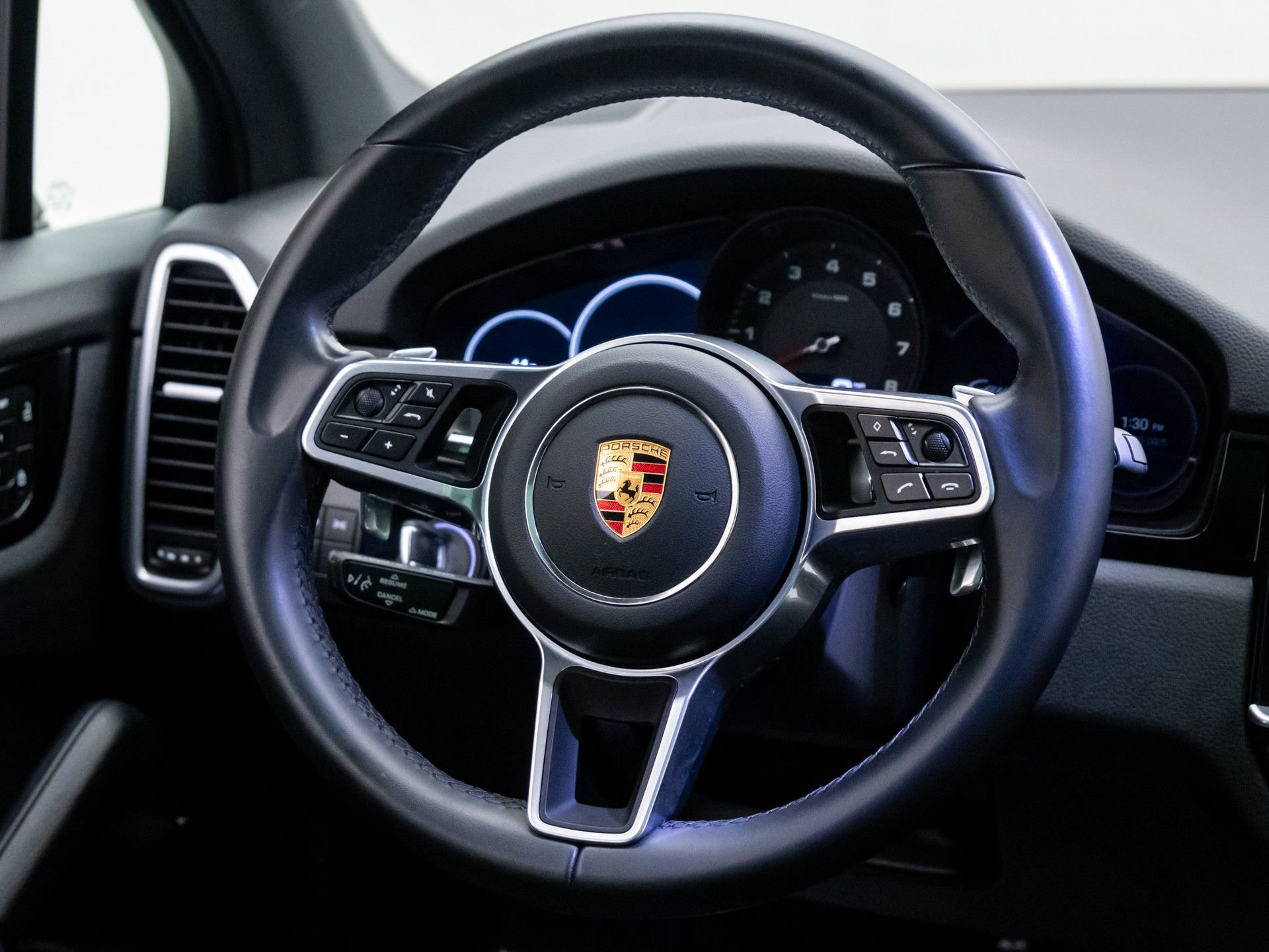 Certified 2023 Porsche Cayenne Platinum Edition image 12