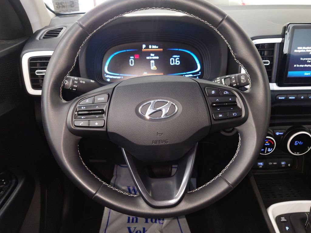 Certified 2023 Hyundai Venue Limited FWD image 15