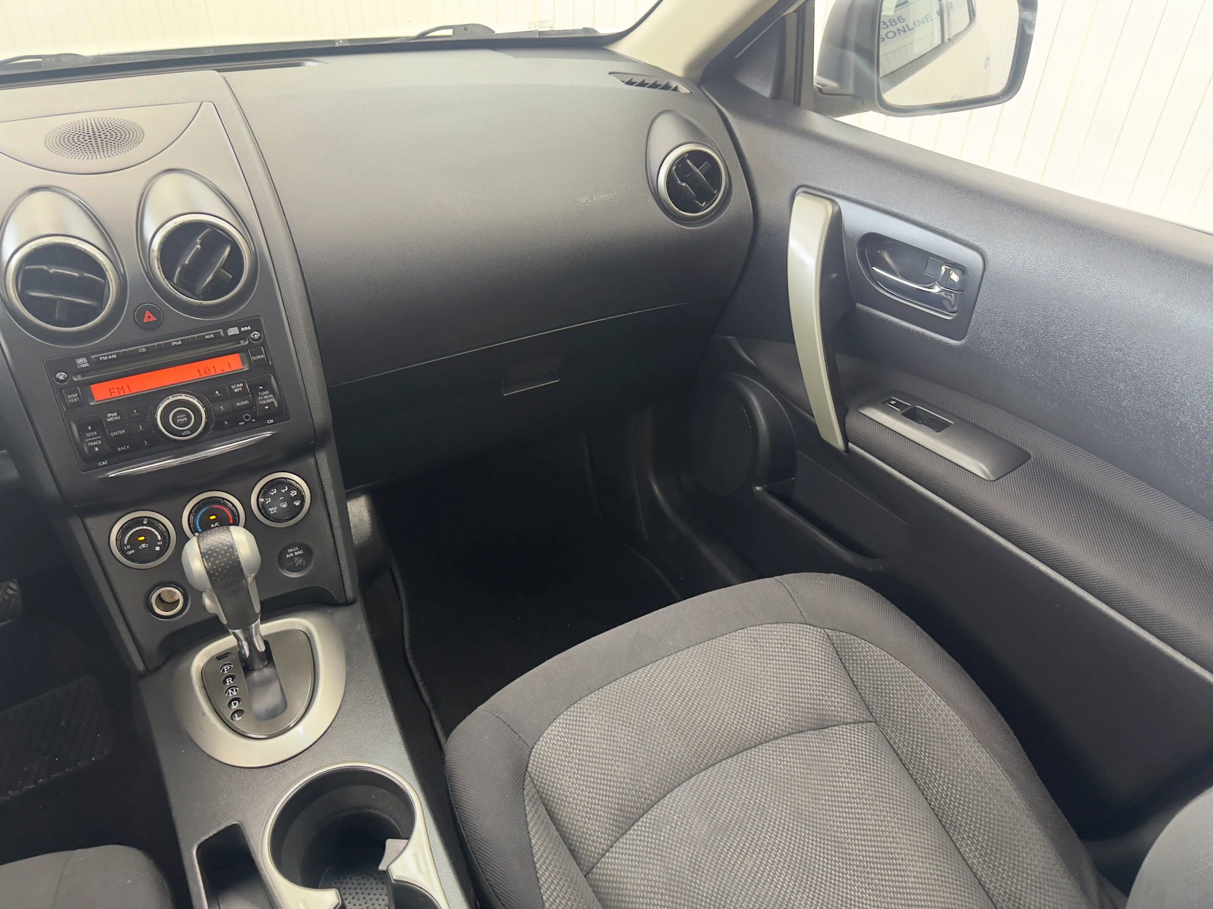 Used 2011 Nissan Rogue S image 17