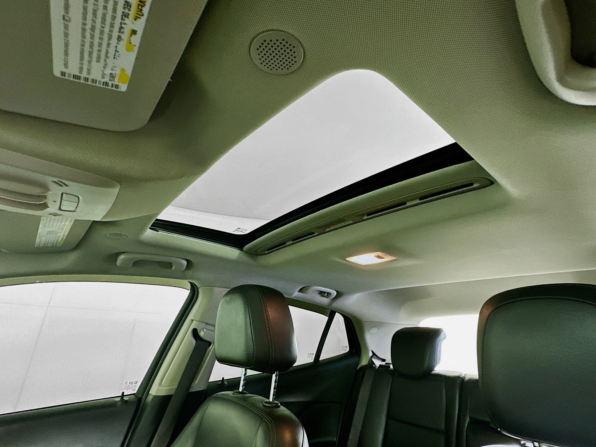 Used 2018 Buick Encore Essence image 24