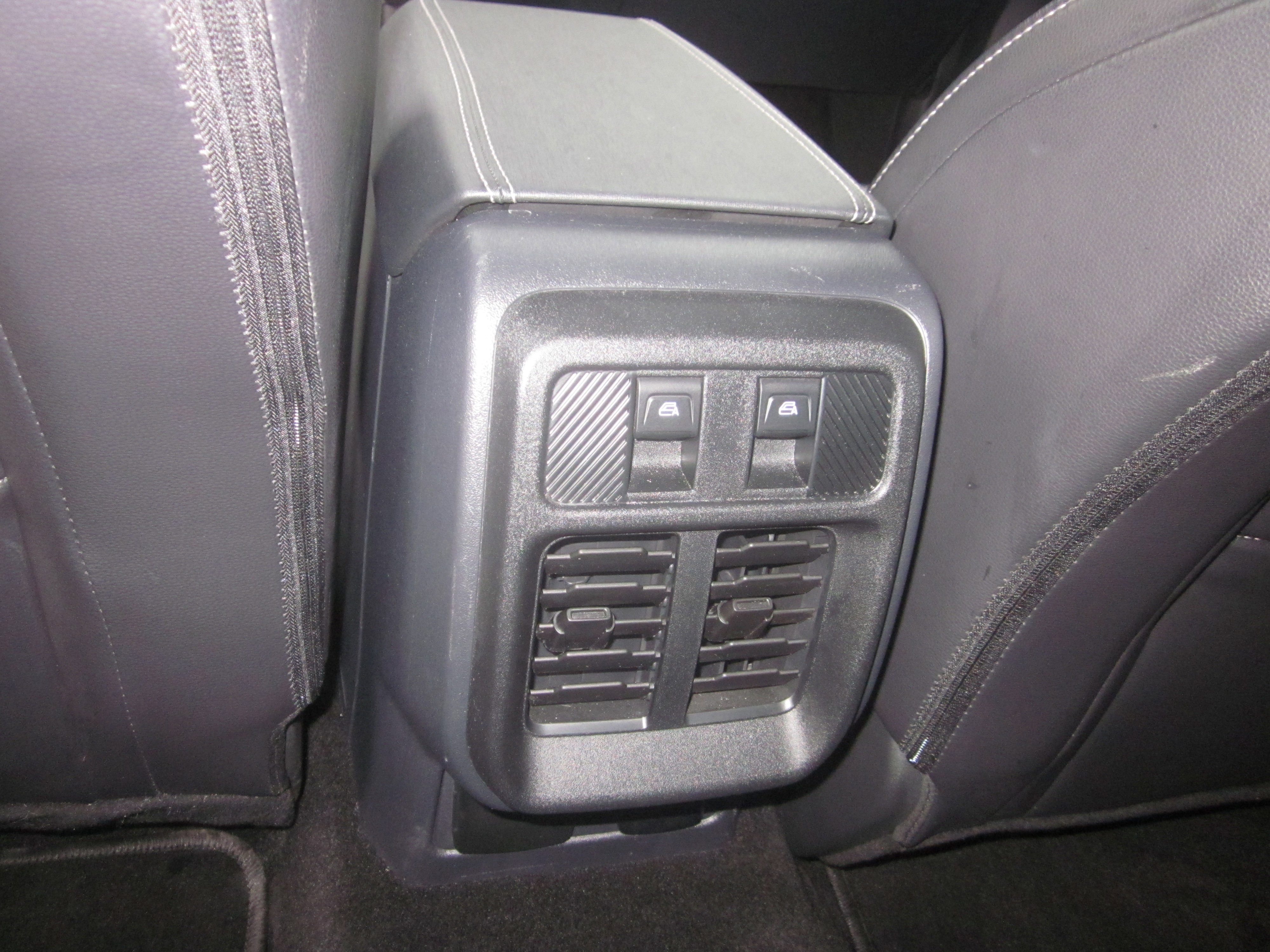 Used 2025 Ford Bronco Outer Banks image 12
