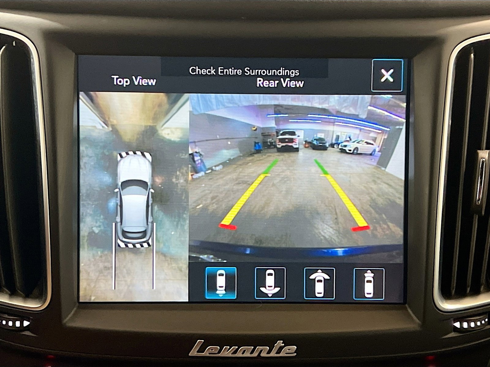 Used 2017 Maserati Levante w/ Luxury Package AWD/4WD image 10