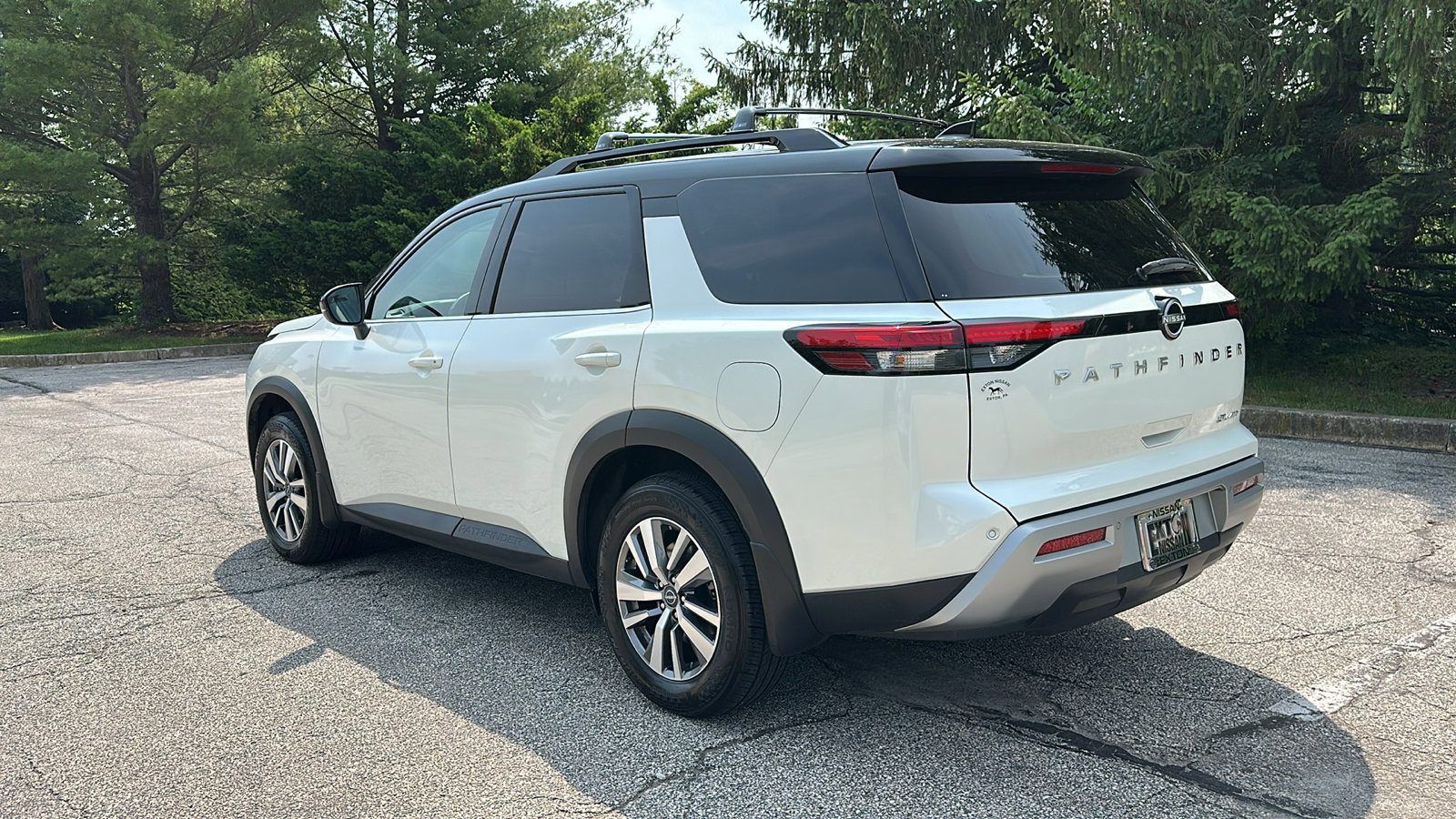 Certified 2024 Nissan Pathfinder SL w/ Cargo Package image 8